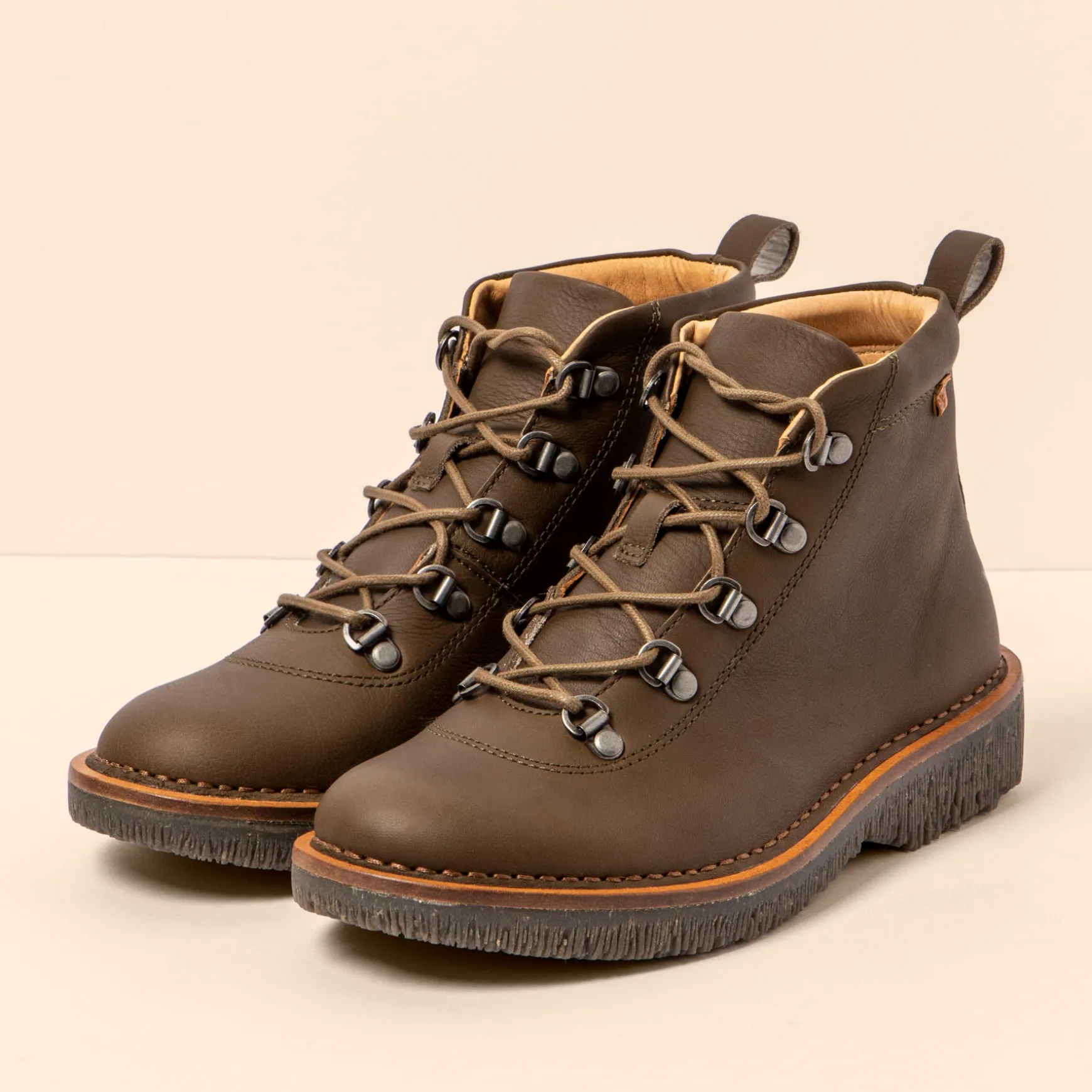 Women El Naturalista Ankle Boots|5583 VOLCANO